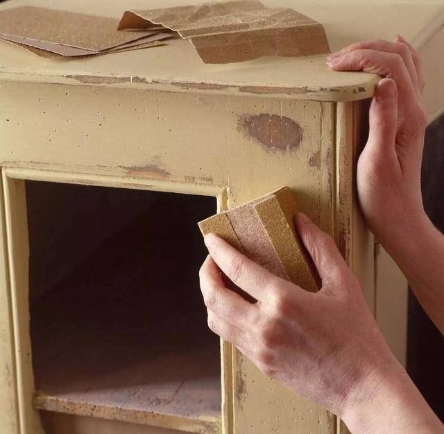 省千把块自喷漆,柜子刚喷完密密麻麻好多小气泡,跟牛皮癣一样!