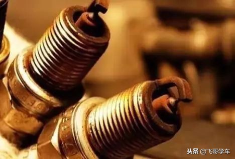摩托车ngk火花塞真假图,怎么区分ngk火花塞的真假