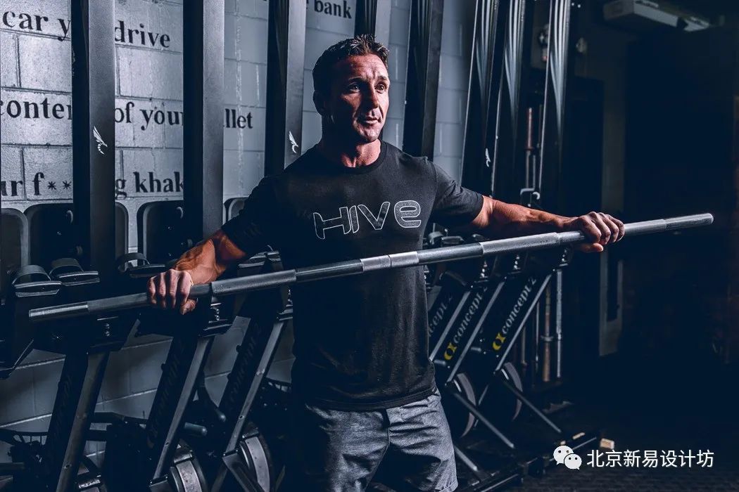 人性化多元化和实用性的健身器材,高科技有未来设计感的健身器材