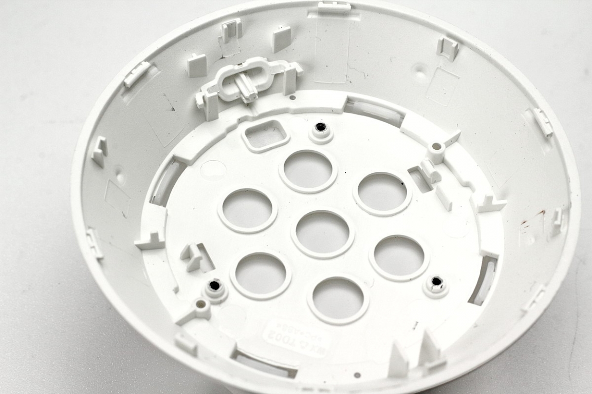 yeelight无线充电夜灯拆解,拆解cyansky手电筒