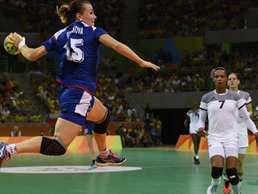 选手不穿比基尼就罚款！手联会主席出台奇葩规定，被斥责居心叵测