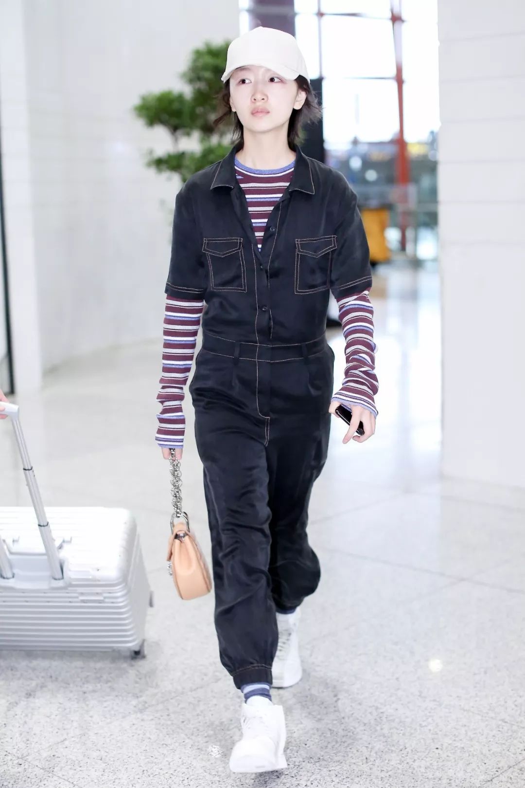 周冬雨变美女,周冬雨变好看了