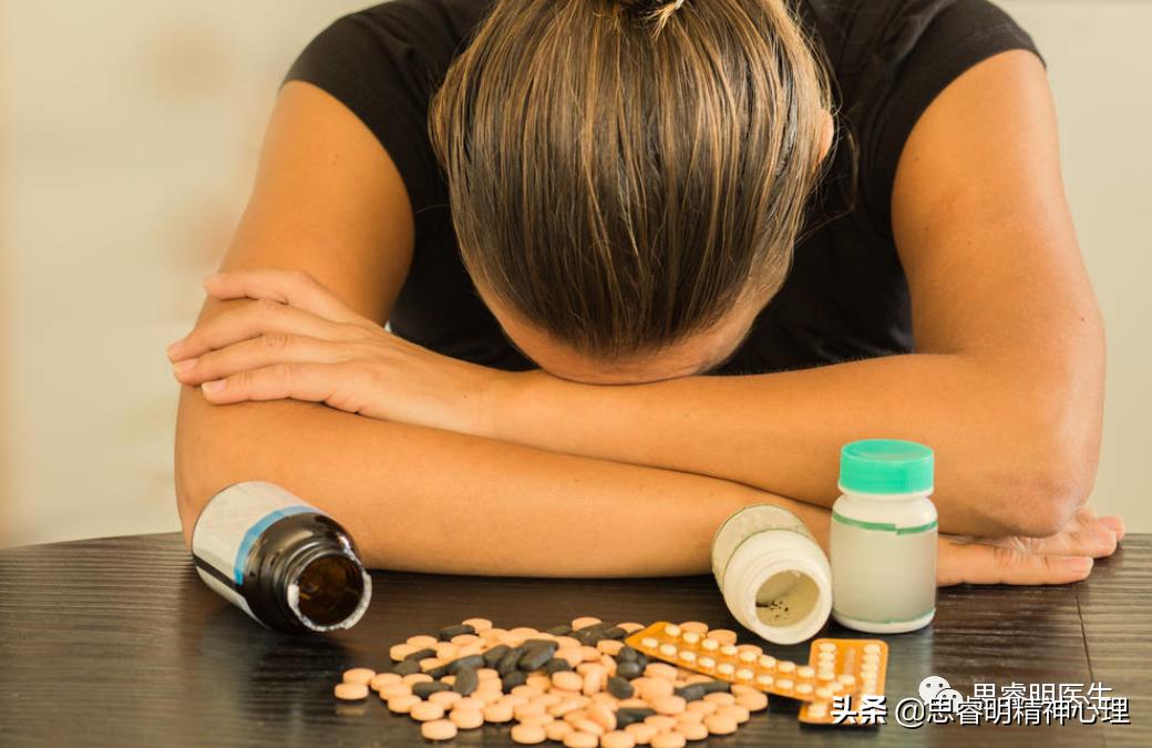 抑郁症患者为什么不愿治疗,抑郁症患者到底该不该吃药