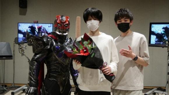 假面骑士圣刃成年露娜演员,假面骑士圣刃露娜为什么会长大