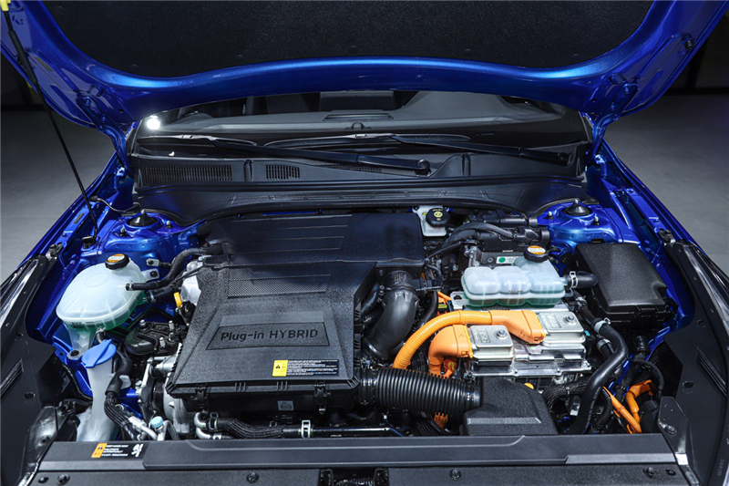 全新一代K3插电混动、SP2c,东风悦达起亚的阵仗有点大丨成都车展