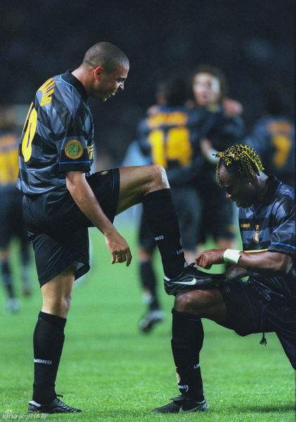 罗纳尔多外星人经典传奇,外星人罗纳尔多