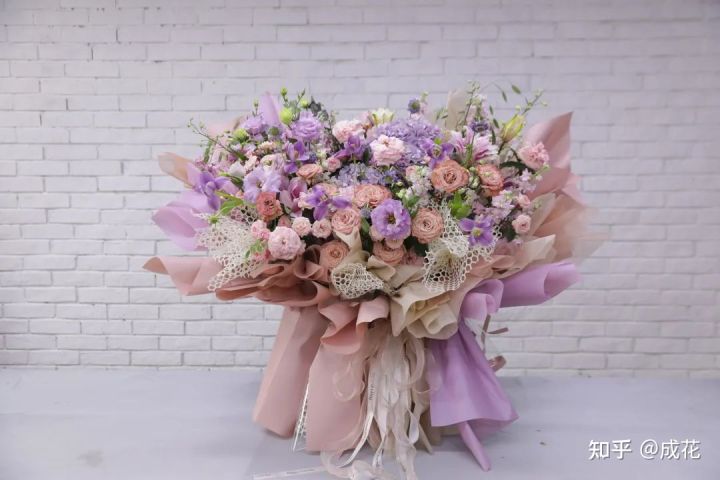 卖花包装纸选什么颜色,新手开花店怎么选择包装纸