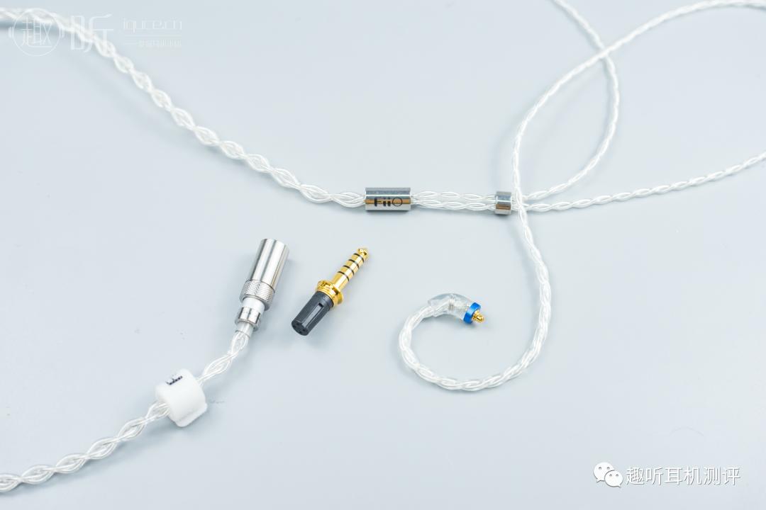 飞傲旗舰入耳式动圈耳机fd5,飞傲fh5搭配什么耳机好