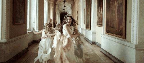 婚礼撞衫搭配,参加婚礼气质大气穿搭