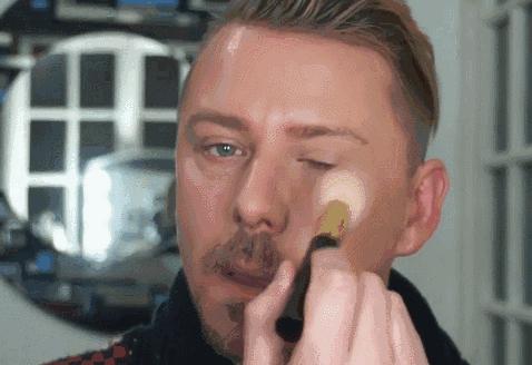 怎样能让底妆干净透亮,想让妆容干净持久选对底妆很关键