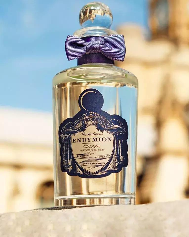 香水怎么喷味道能维持两三天,香水喷多了怎么处理