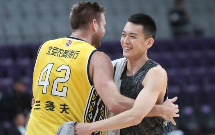 辽篮最暖心的一次,辽篮回家没有遗憾未来可期