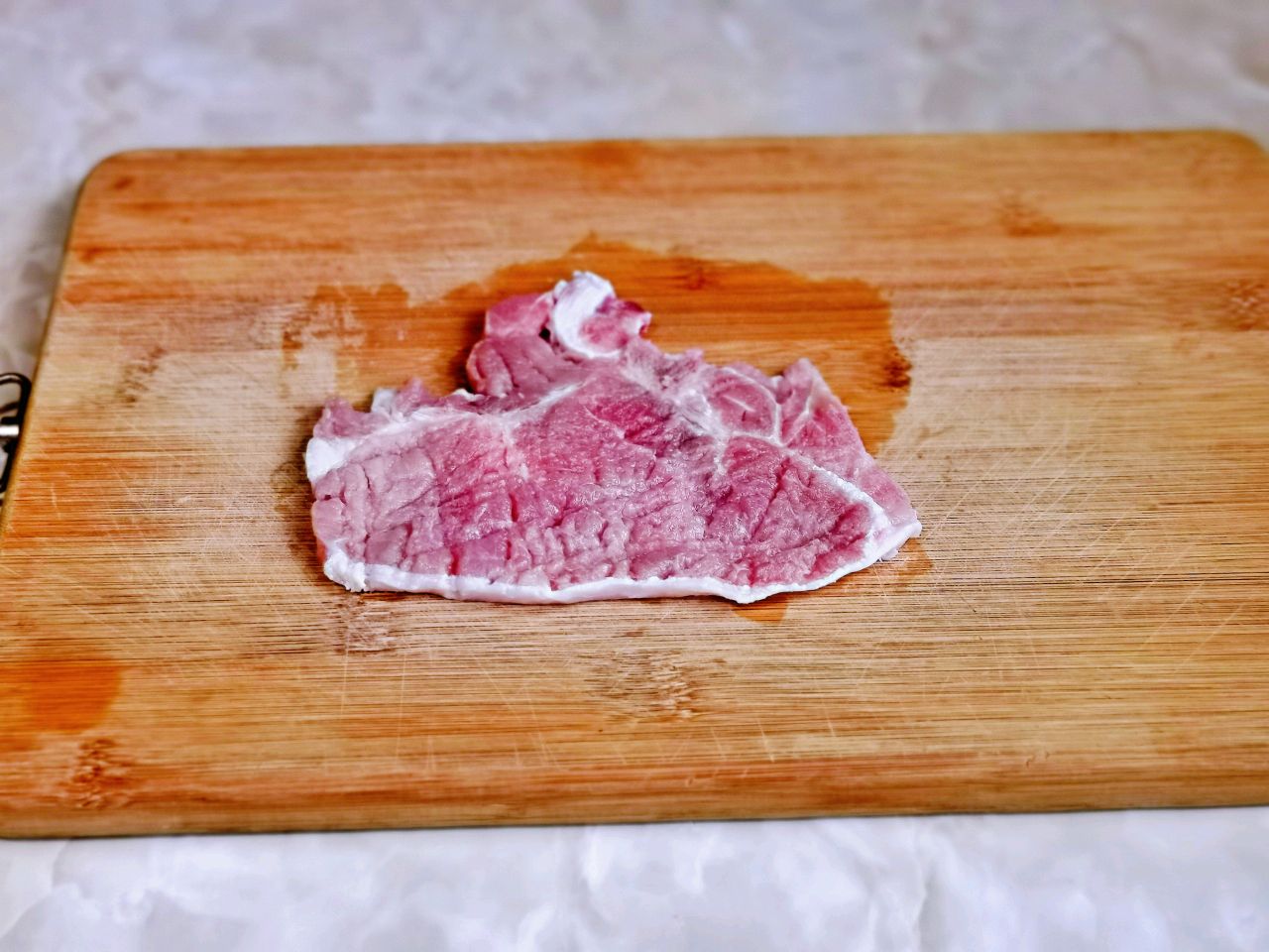 在家做正宗的上海秘制大排,肉香四溢,甜而不腻,好吃到停不下来