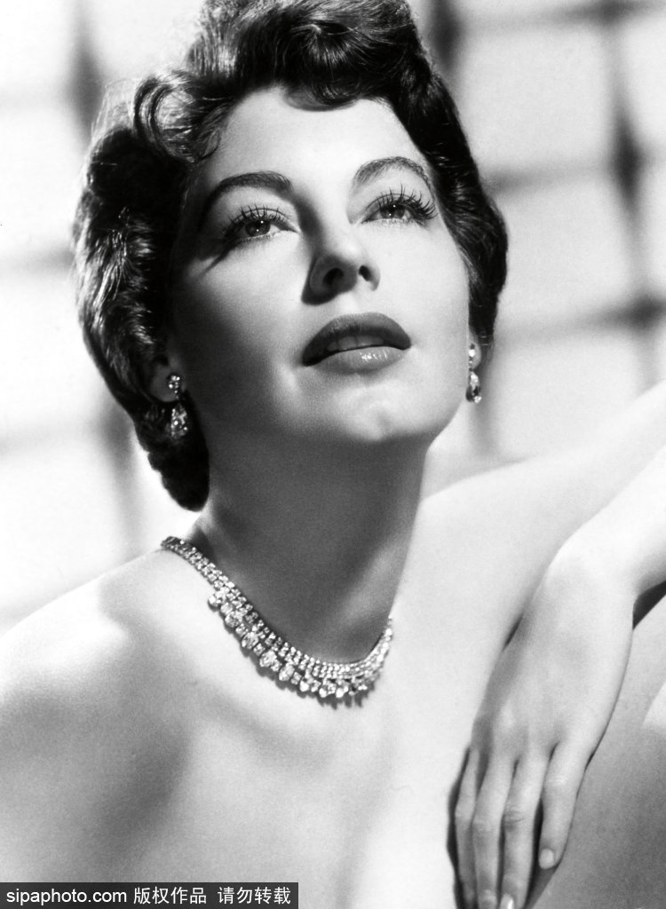 平安夜降临的天使，被誉此生见过最美的女人，临终前才正视自己美