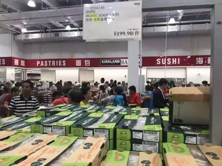 costco深圳凌晨排队,costco开业首日被挤爆