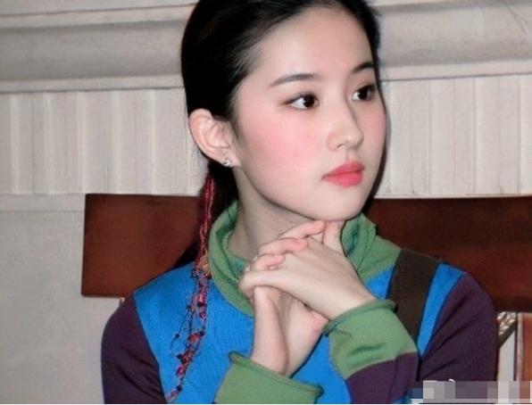 刘亦菲的写真旧照流出,刘亦菲白里透红豆瓣