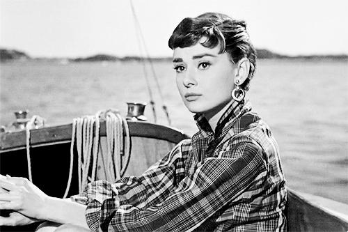 纪梵希有多爱赫本：他明明见过银河，却唯独，偏爱这一颗星星