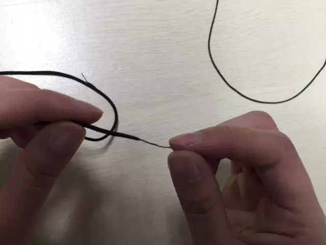 给手串换绳的方法,怎么快速给手串换绳