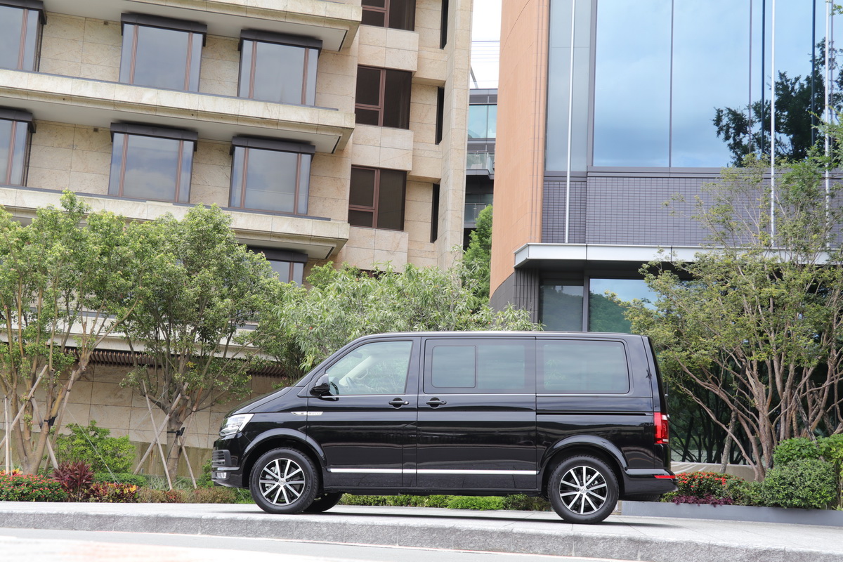 进口大众multivan精彩实拍展示,19年大众帕萨特混动试驾