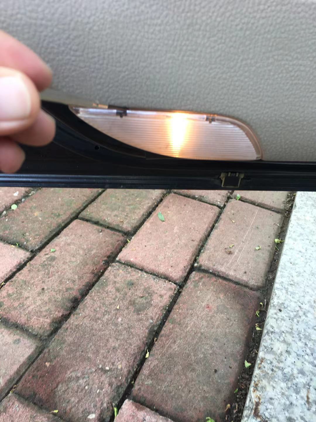 马六主驾驶升降器开关怎么拆,马六右后门玻璃升降器更换