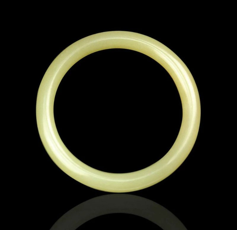 羊脂玉的价值排名第一,和田黄玉羊脂白玉