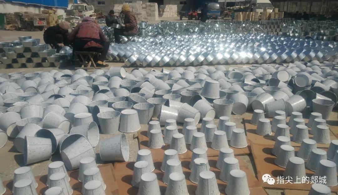 脱贫攻坚路上瓜果飘香,开启脱贫路上的致富门