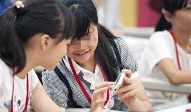 小学生建QQ群,聊天内容让人羞红脸,“无知”惹的祸父母要背锅