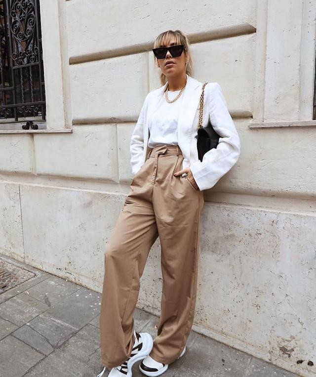 卡其色最佳的搭配,深卡其色的最佳搭配