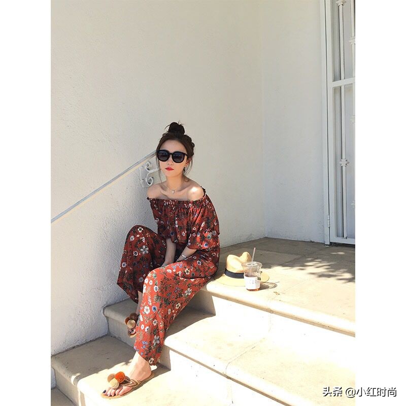 春夏碎花单品怎么搭配衣服,小碎花的正确搭配尽显少女气质