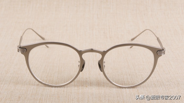 卡地亚眼镜原装镜片有什么效果 (卡地亚眼镜的缺点)