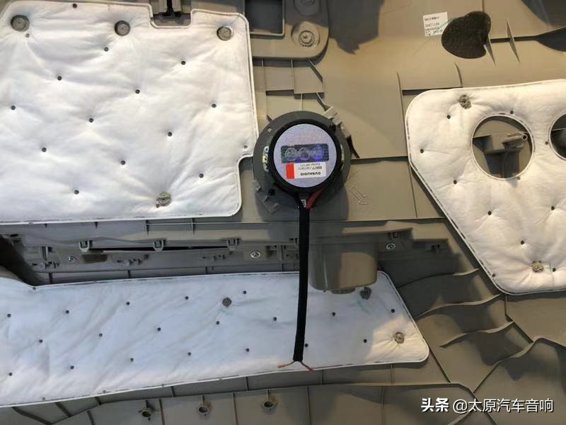 gl8汽车音响改装低音炮,别克gl8音响改装蓝驱