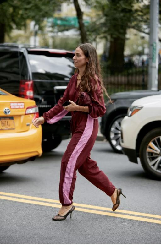 复工上班首选这3种长裤！以运动裤作转季穿搭上班大方又轻松