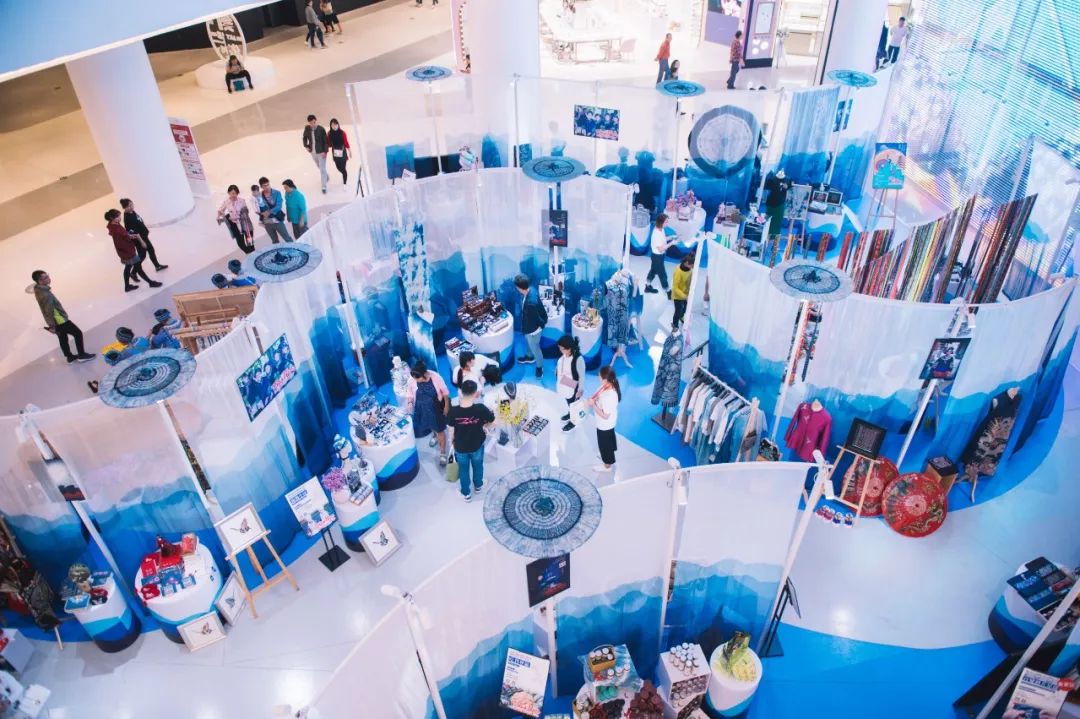 momopark购物中心潮玩,吉祥村momopark网红地