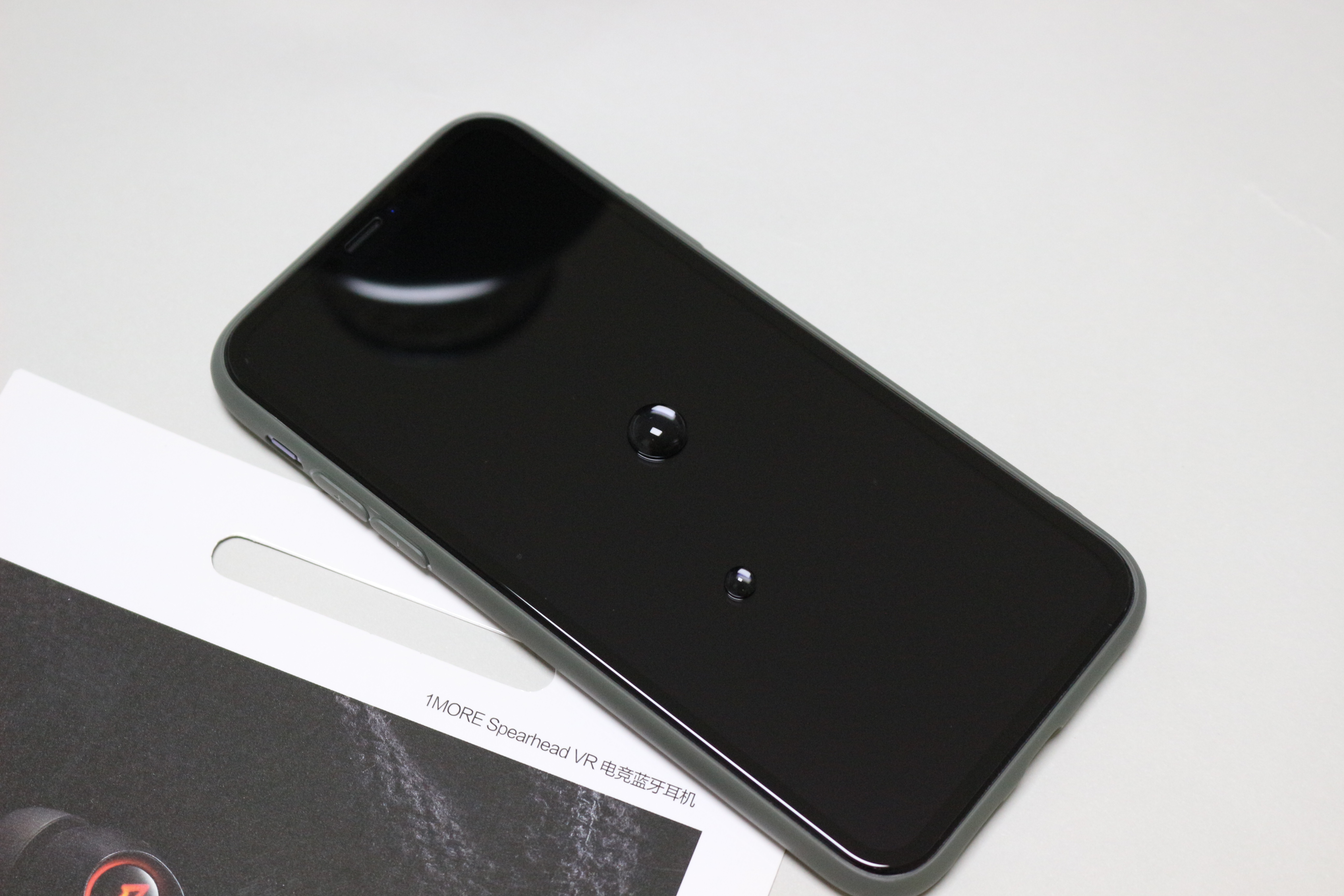 iphone钢化膜全包和黑边哪个好,iphone11建议贴什么钢化膜