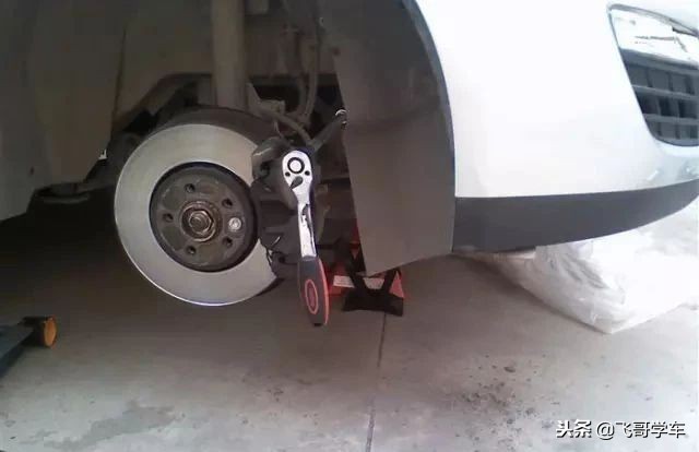 ea2111.6自吸正时皮带更换视频,发动机正时皮带的更换步骤