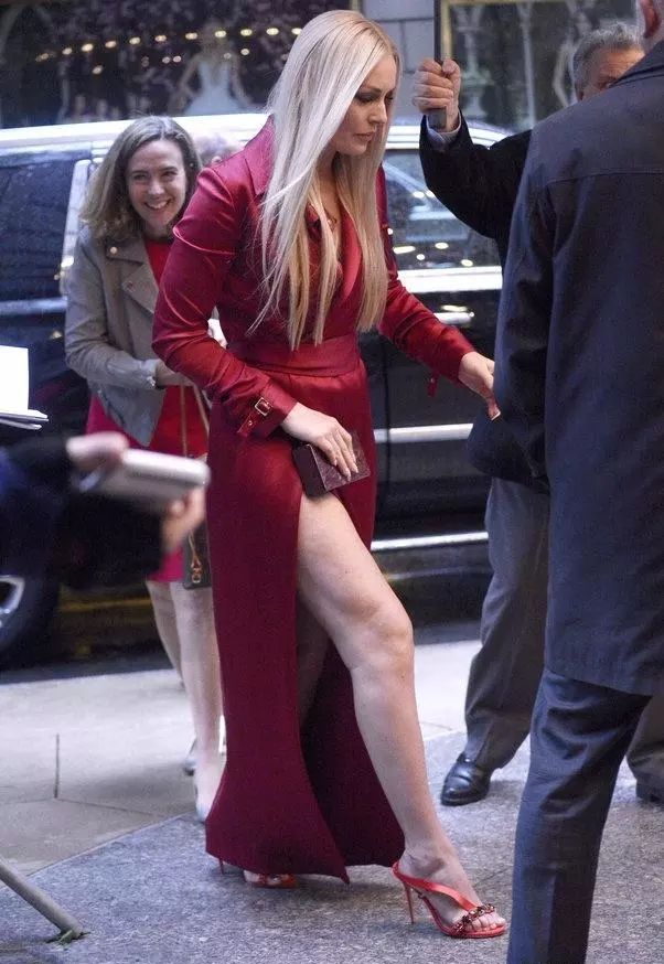 35岁滑雪女皇与黑人男友现身,曾嫁给教练,现皮肤松弛大腿粗壮