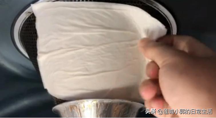 清洁油烟机小窍门小苏打,不用一滴水擦油烟机