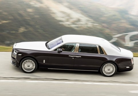 宝马x1和2系四门轿跑怎么选,同级别的suv与宝马x1对比