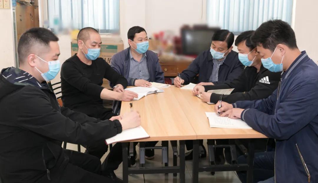 坚守岗位守初心防控疫情担重任,坚守初心担使命勠力同心抗疫情