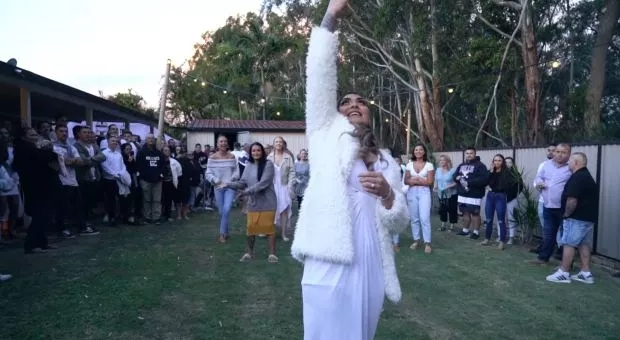 澳洲男子恶性脑瘤结婚,澳大利亚男子脑癌和女子结婚