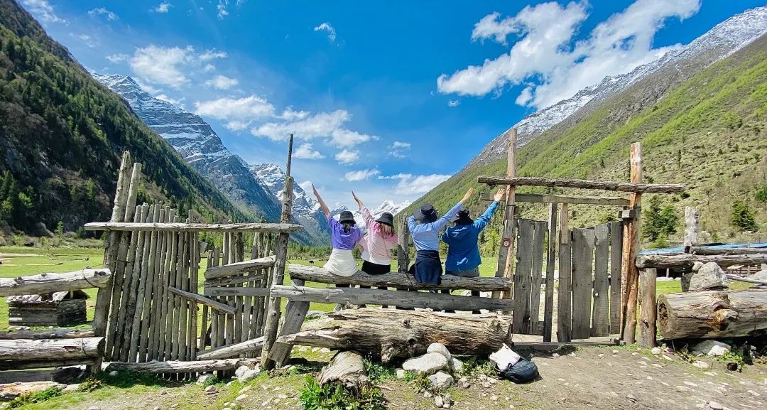 人的一生一定要去一次四姑娘山,四姑娘山适合一个人吗