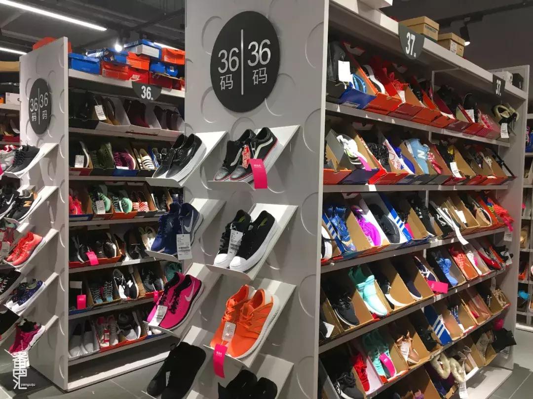 唯品会的匡威旗舰店,匡威线下店铺