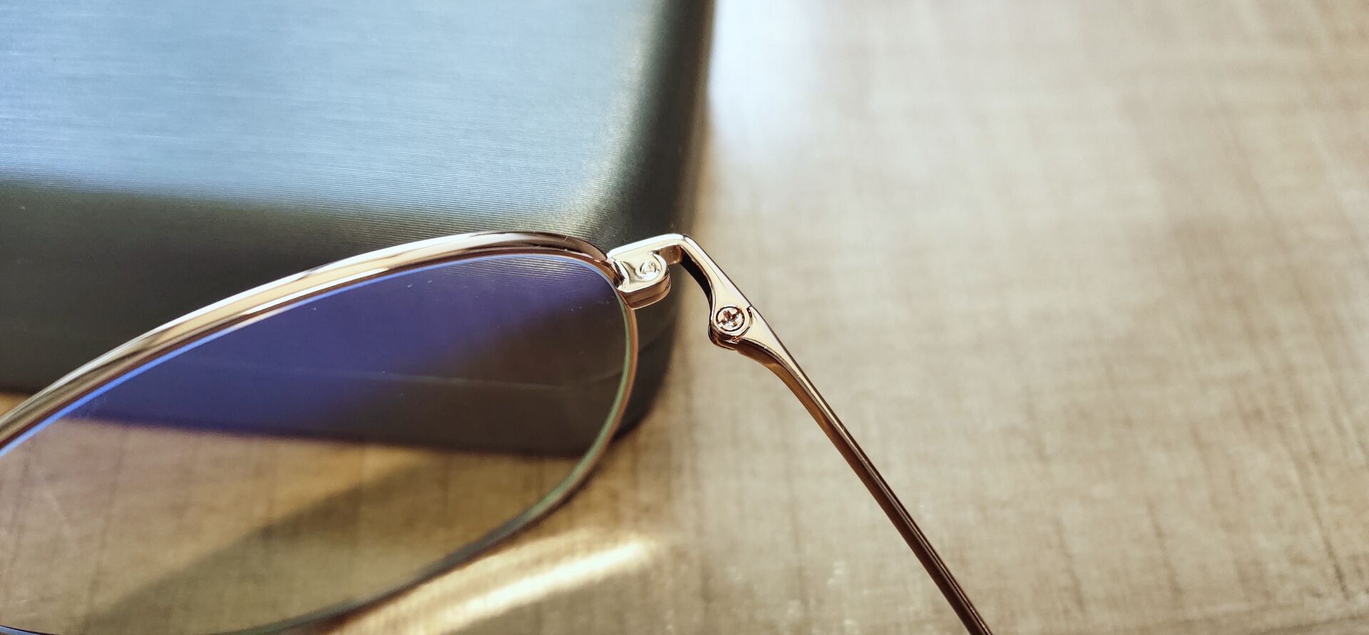 钛镁蓝光窗,钛镁防护窗图片