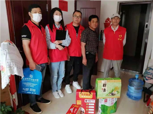 吉林省四平市：温馨关爱夕阳红端午佳节送真情