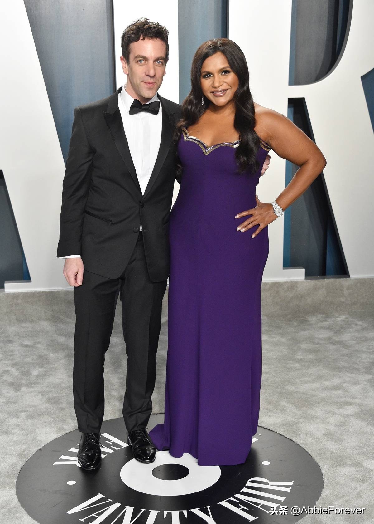 查理兹塞隆名利场,查理兹塞隆洛杉矶红毯着装红与黑