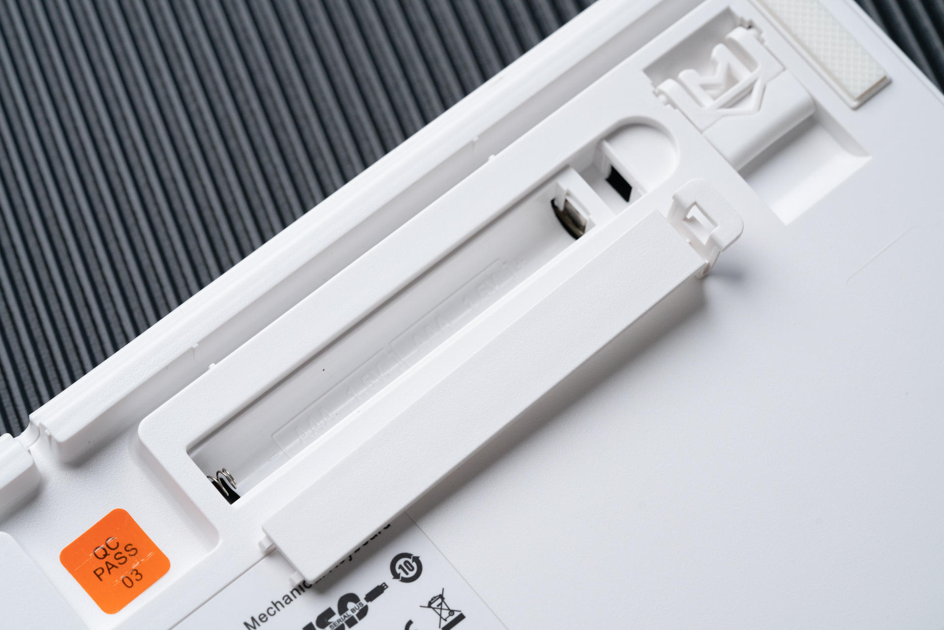 入门级性价比热插拔键盘,高斯键盘gs87d什么轴最好用