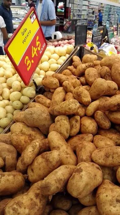 迪拜土豪跟中国土豪区别,迪拜土豪和英国土豪对比