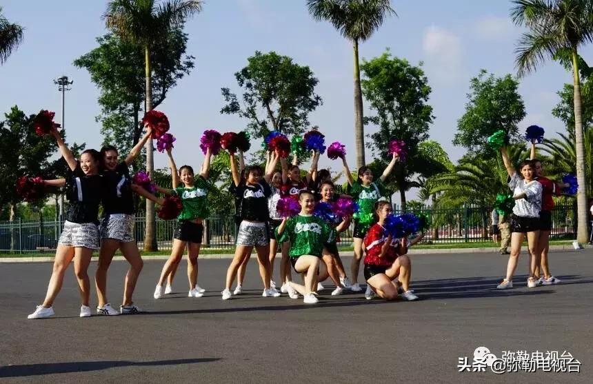 弥勒马拉松直升机撒玫瑰,弥勒马拉松用直升机撒玫瑰花