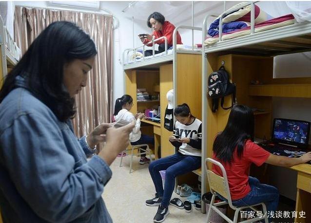 女生宿舍来大姨妈咋办,男生来女生宿舍接女友