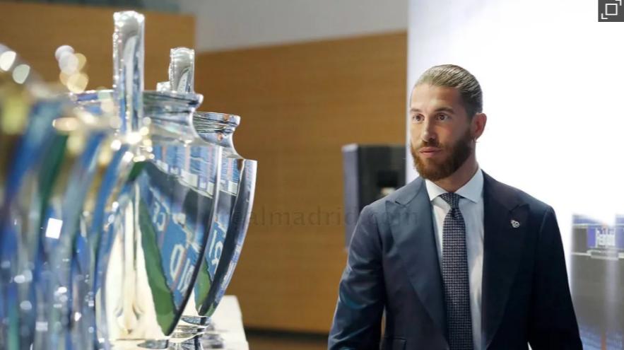 踢球者德甲本轮最佳阵容,足球球员转会最新消息